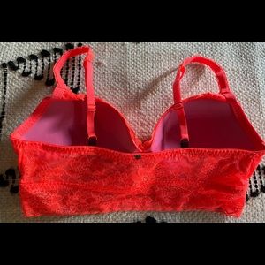 PINK Victoria’s Secret bralette